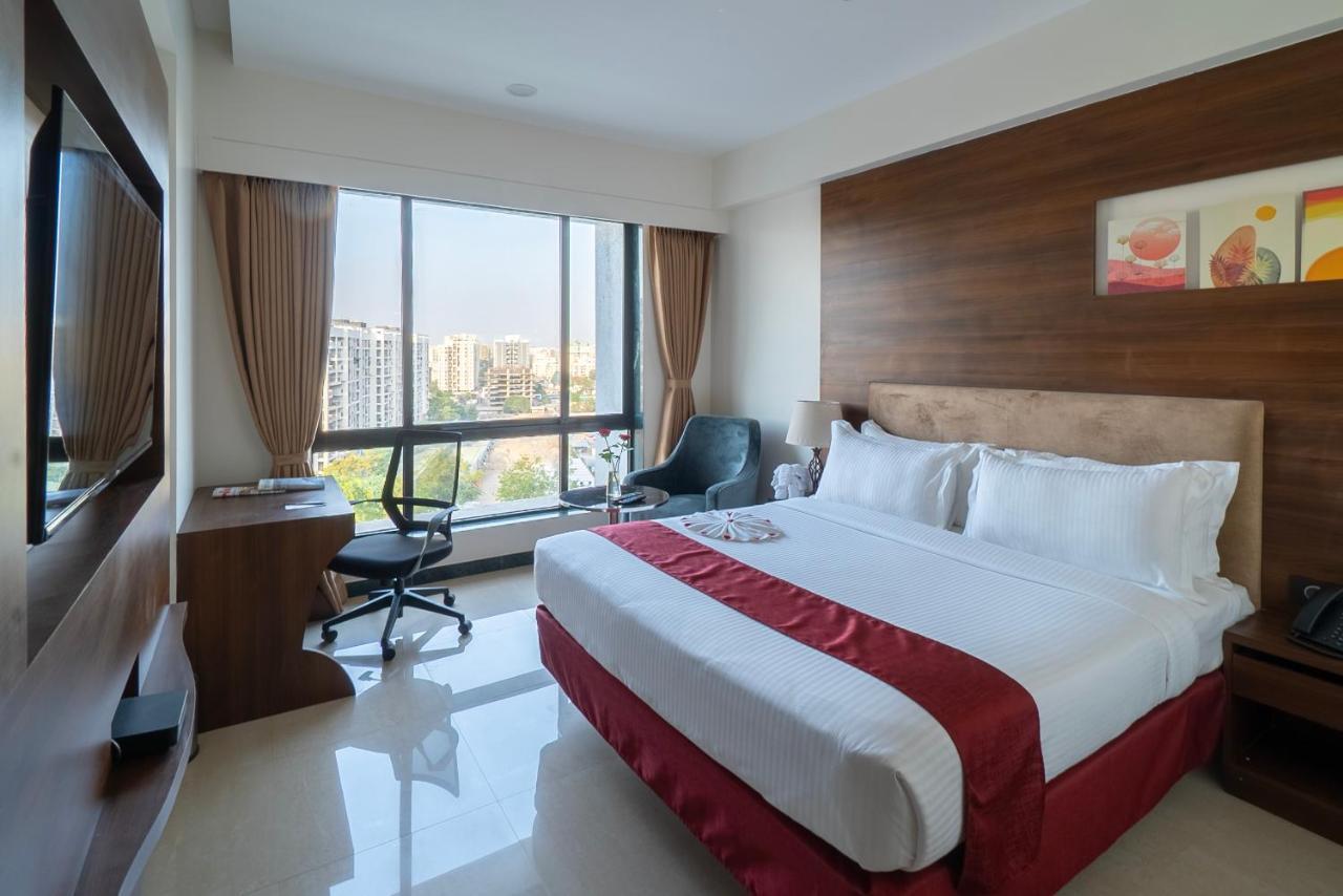 Hotel Tip Top International Pune Dış mekan fotoğraf